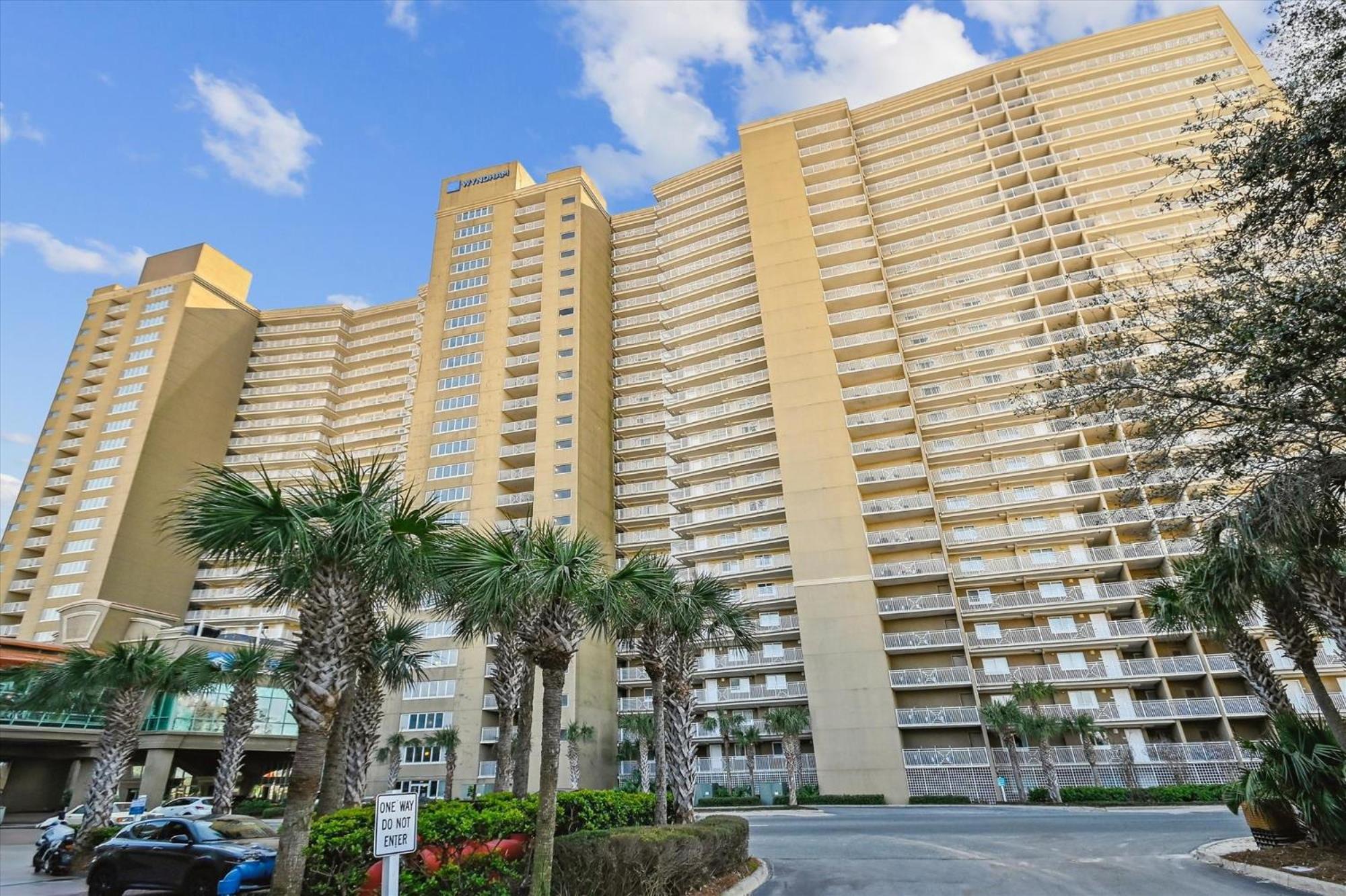 Emerald 1830 - 2 Bedroom 2 Bathbunks Sleeps 8